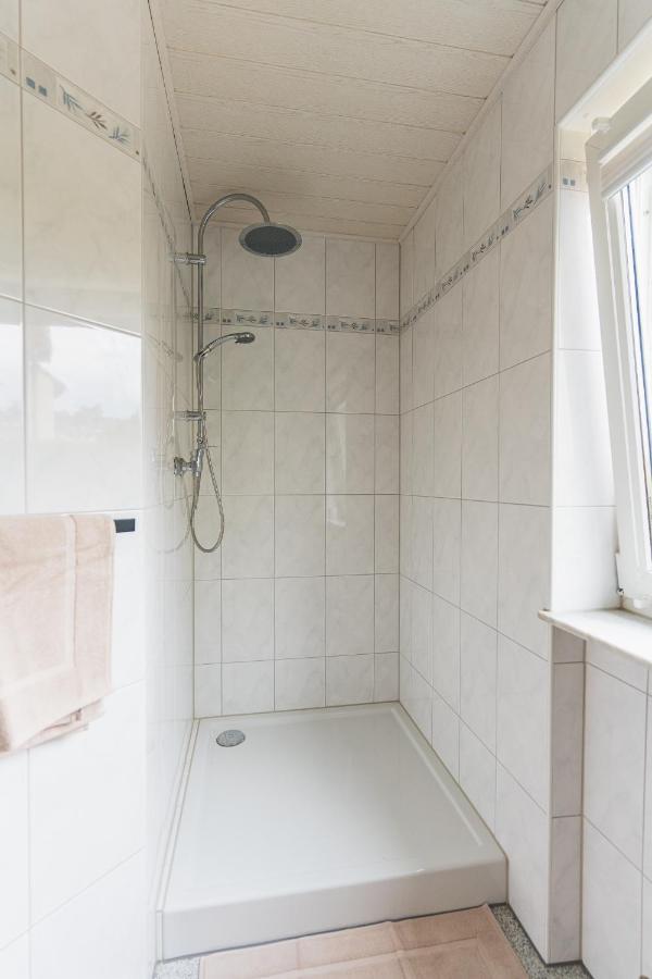 Appartment In Den Weinbergen Bei Mainz - Mit 2X Doppelzimmern, 1X Grosses Wohnzimmer, Bad & Kueche Stadecken-Elsheim Екстер'єр фото