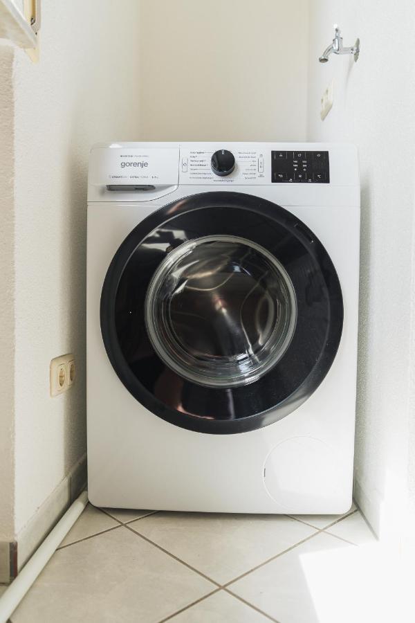 Appartment In Den Weinbergen Bei Mainz - Mit 2X Doppelzimmern, 1X Grosses Wohnzimmer, Bad & Kueche Stadecken-Elsheim Екстер'єр фото